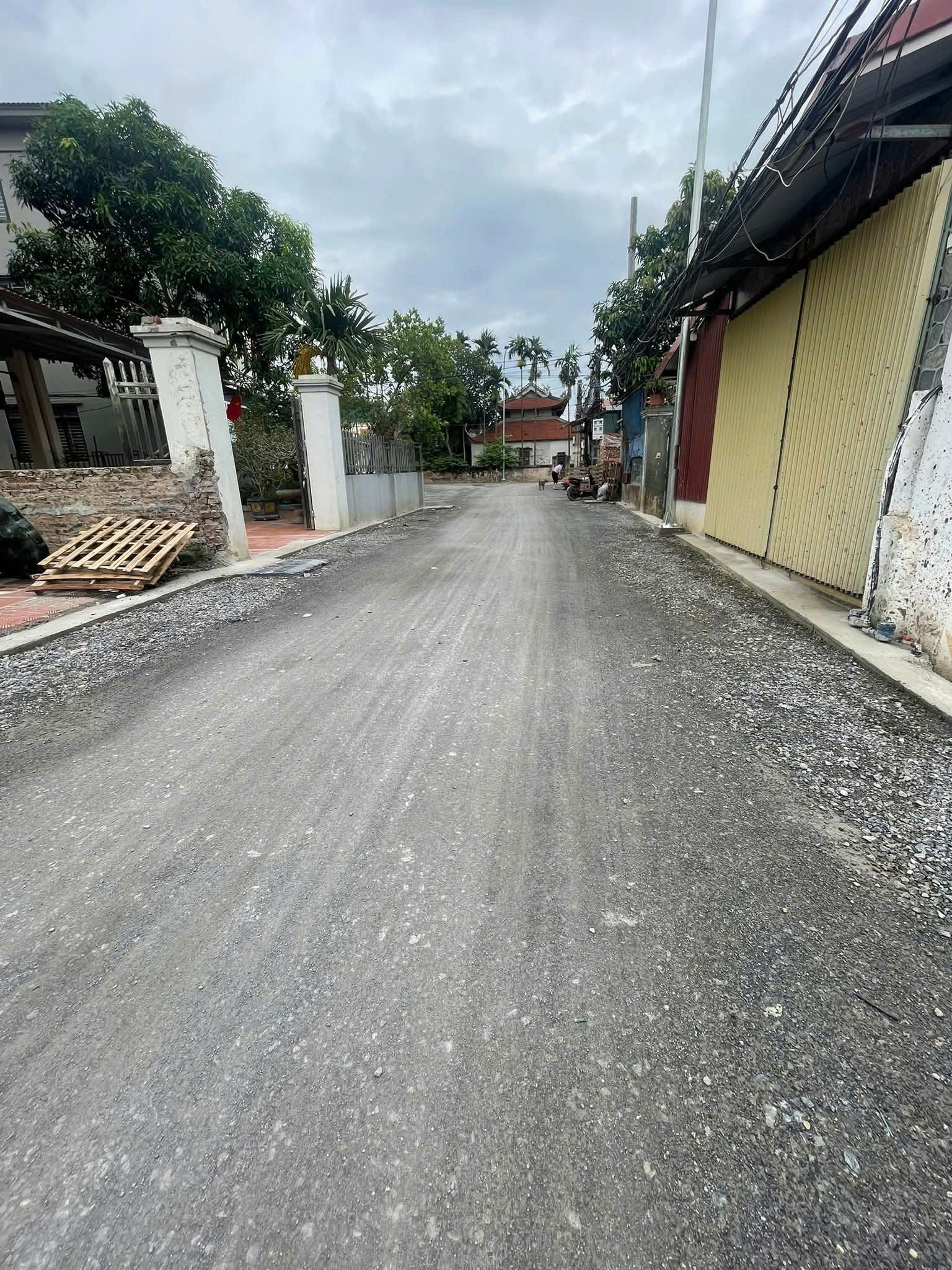 Chính Chủ bán 141m đất Đan Nhiễm, Văn Giang, Hưng Yên. MT quyền lực 8.2m hơn 5 tỷ. Ô tô tránh vào nhà